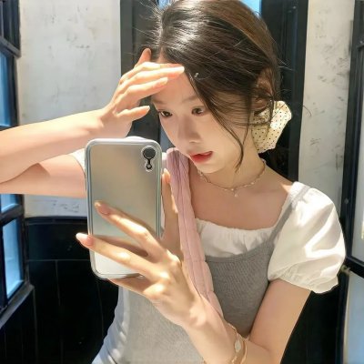 他从火光中走来